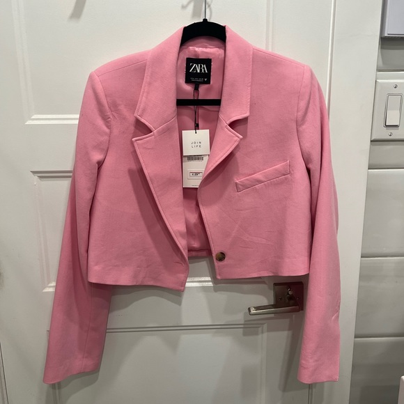 Pink cropped blazer from Zara - Picture 2 of 4